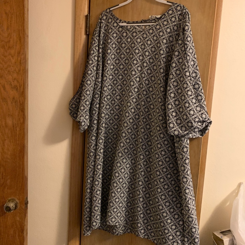 Black & White Geometric Shift Dress